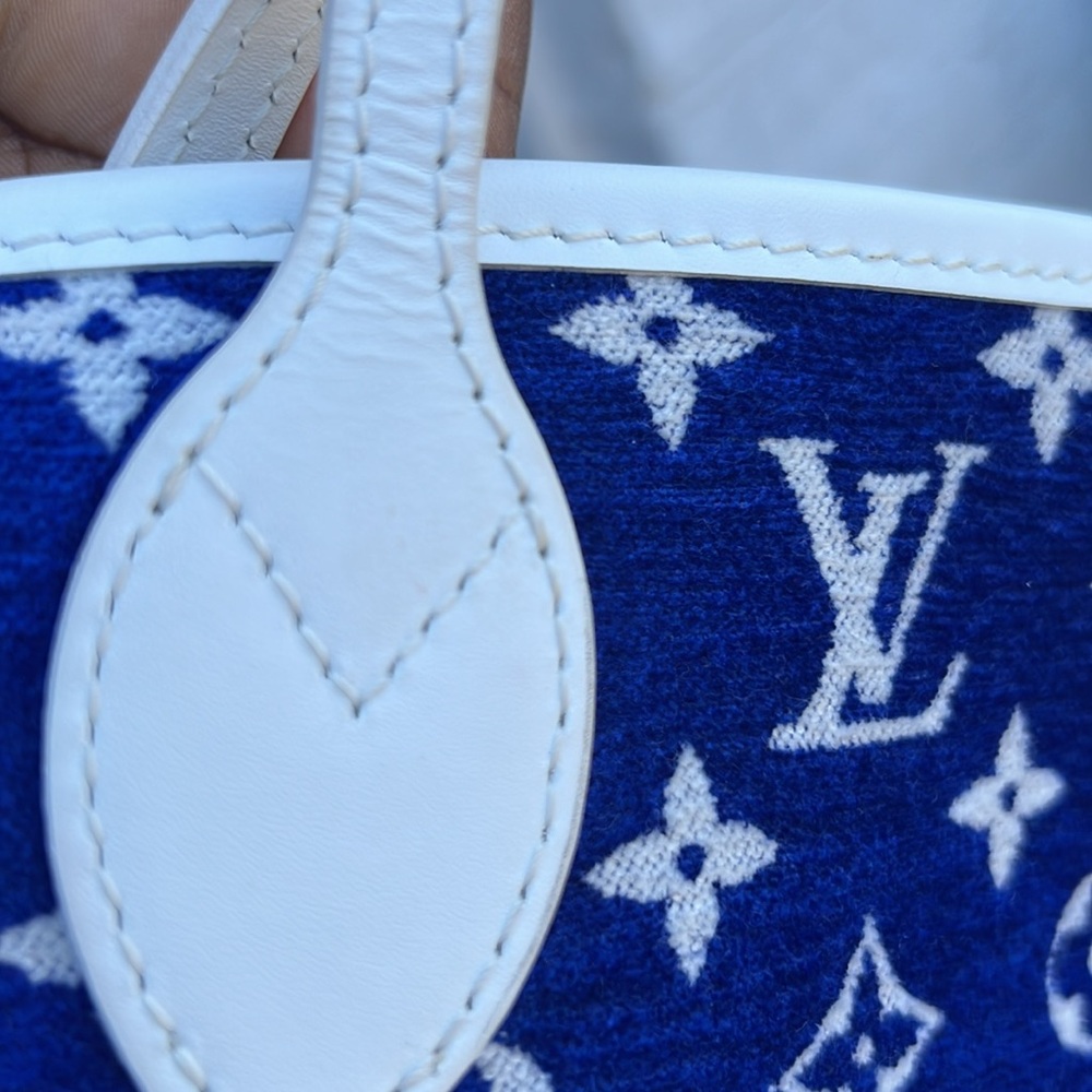 $125 ENTRY for this LTD BLUE VELVET 2022 LV NEVERFULL Customer Appreciation - Picture 8 of 17